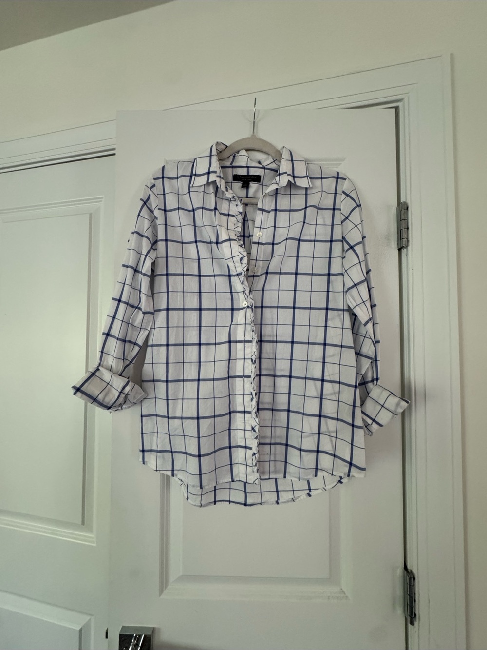 Banana Republic White and Blue Windowpane Button-Down Shirt